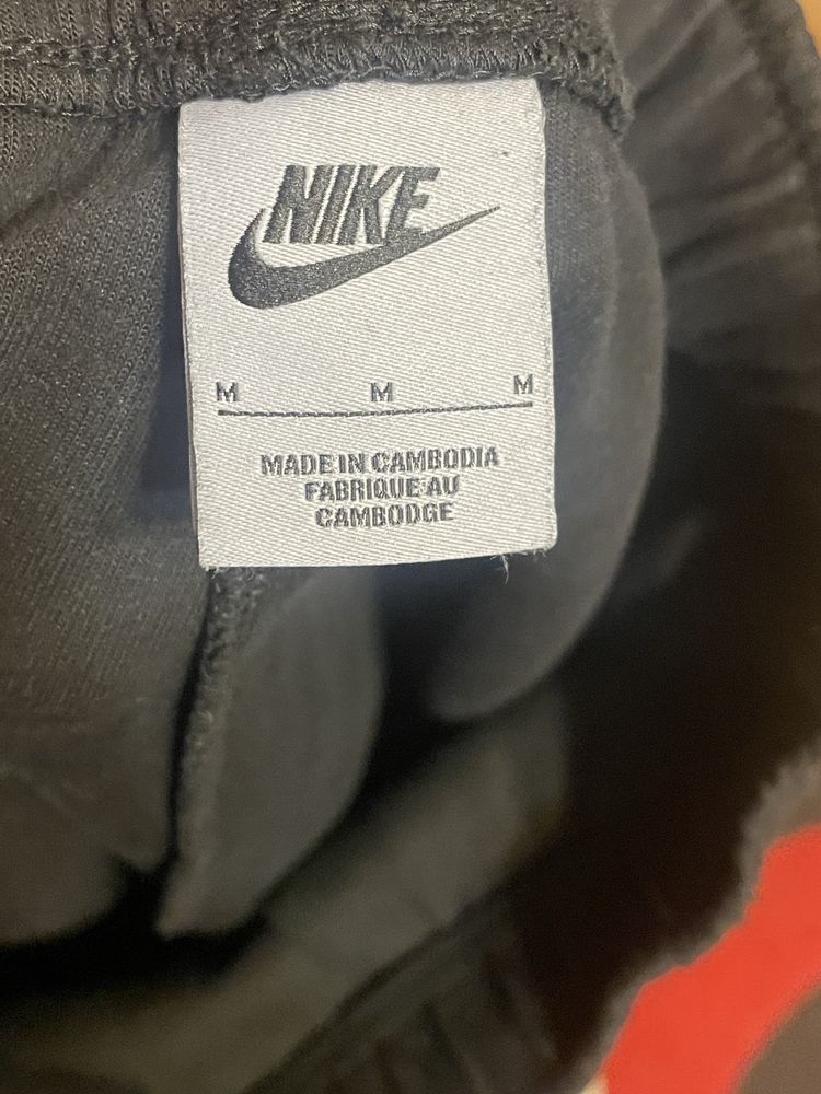 Tech fleece къси гащи
