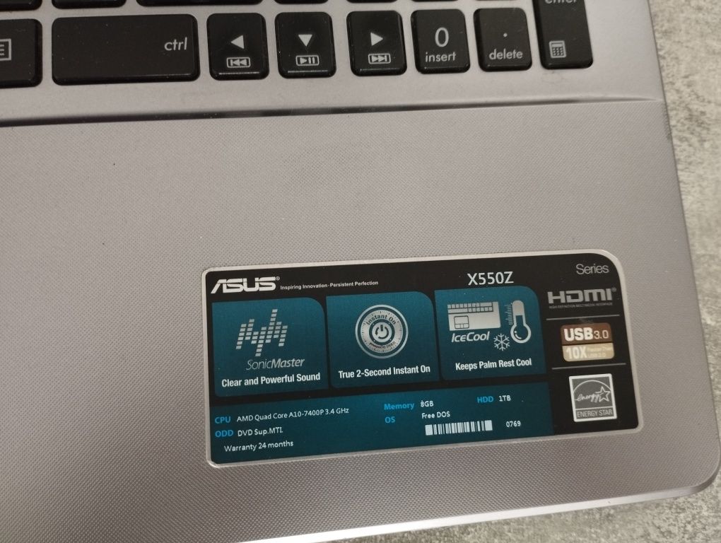 Asus X550Z in stare foarte buna .