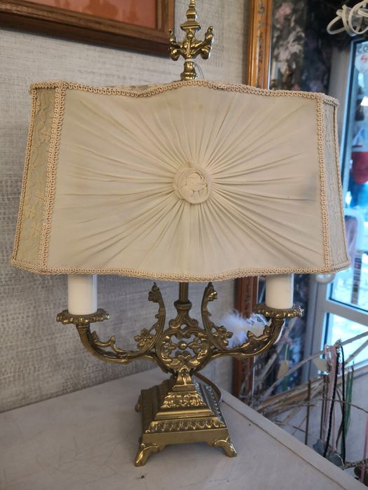 Винтидж подови, настолни лампа