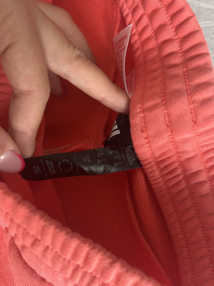 Дамски къси панталони Adidas