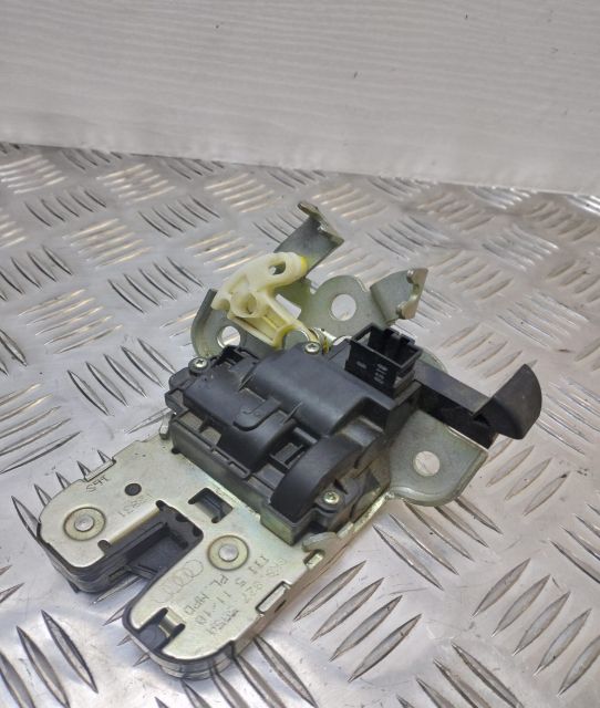 Broasca  mecanism inchidere 8k9827505a Skoda Superb a 2-a generatie s