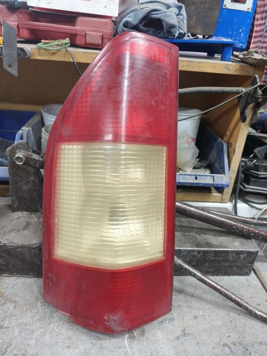 Задний фонарь Мерседес спринтер