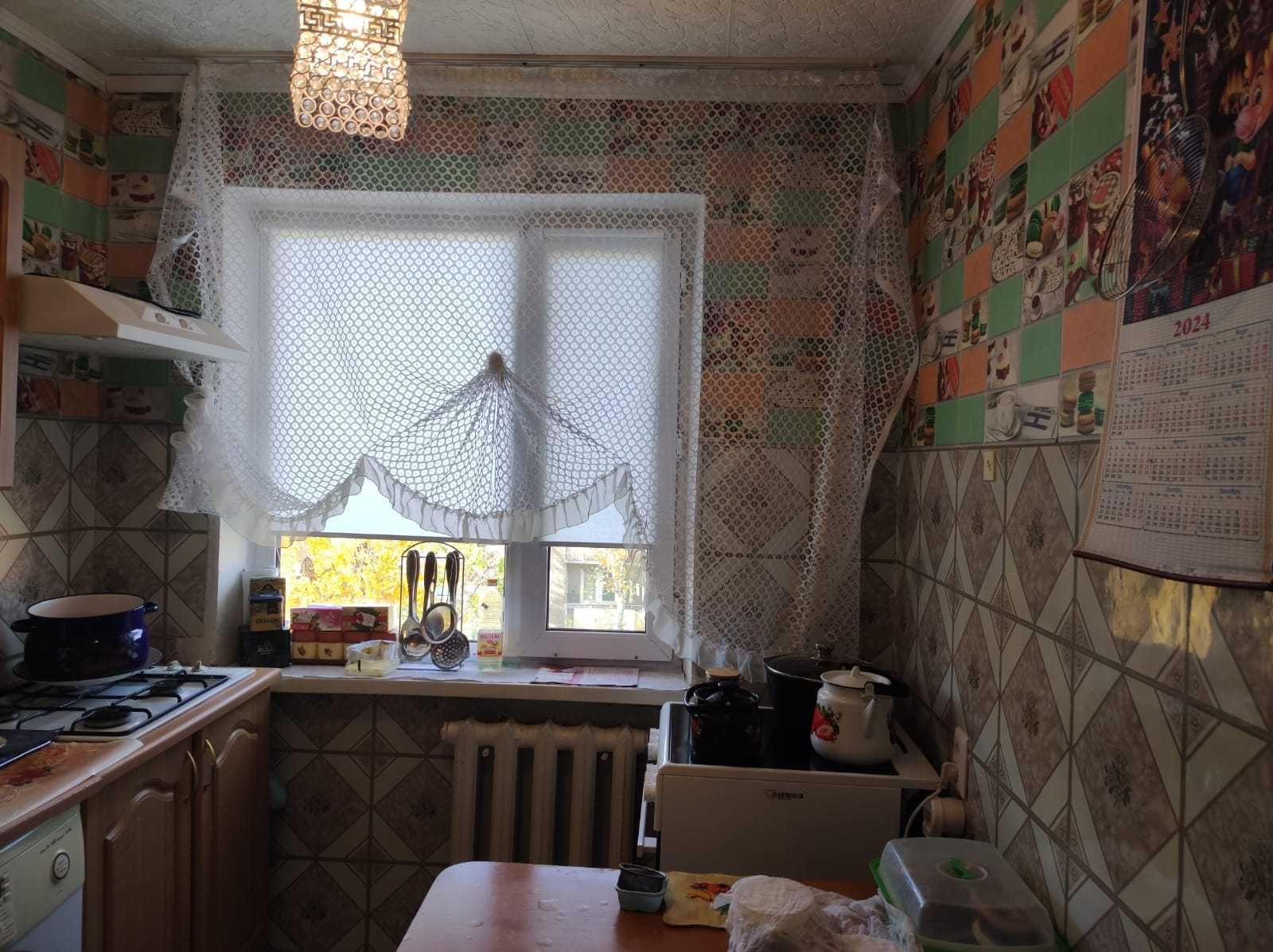 Продам 3 комнатную квартиру в центре 23 микрорайона. Сопровожу ипотеку