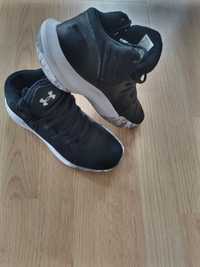 Papuci sport Under Armour marimea 37.5 (nu Nike,Adidas,Puma)