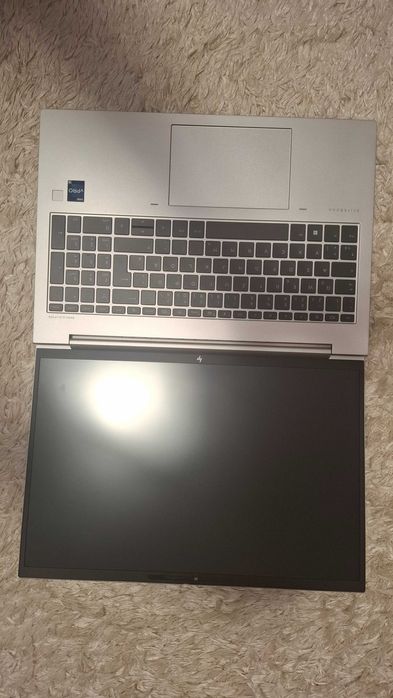 Laptop HP EliteBook – i5-1245U • 16 GB RAM • 1 TB SSD serie business