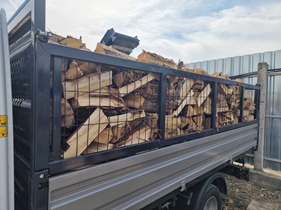 Lemn de foc cu transport la domiciliu.