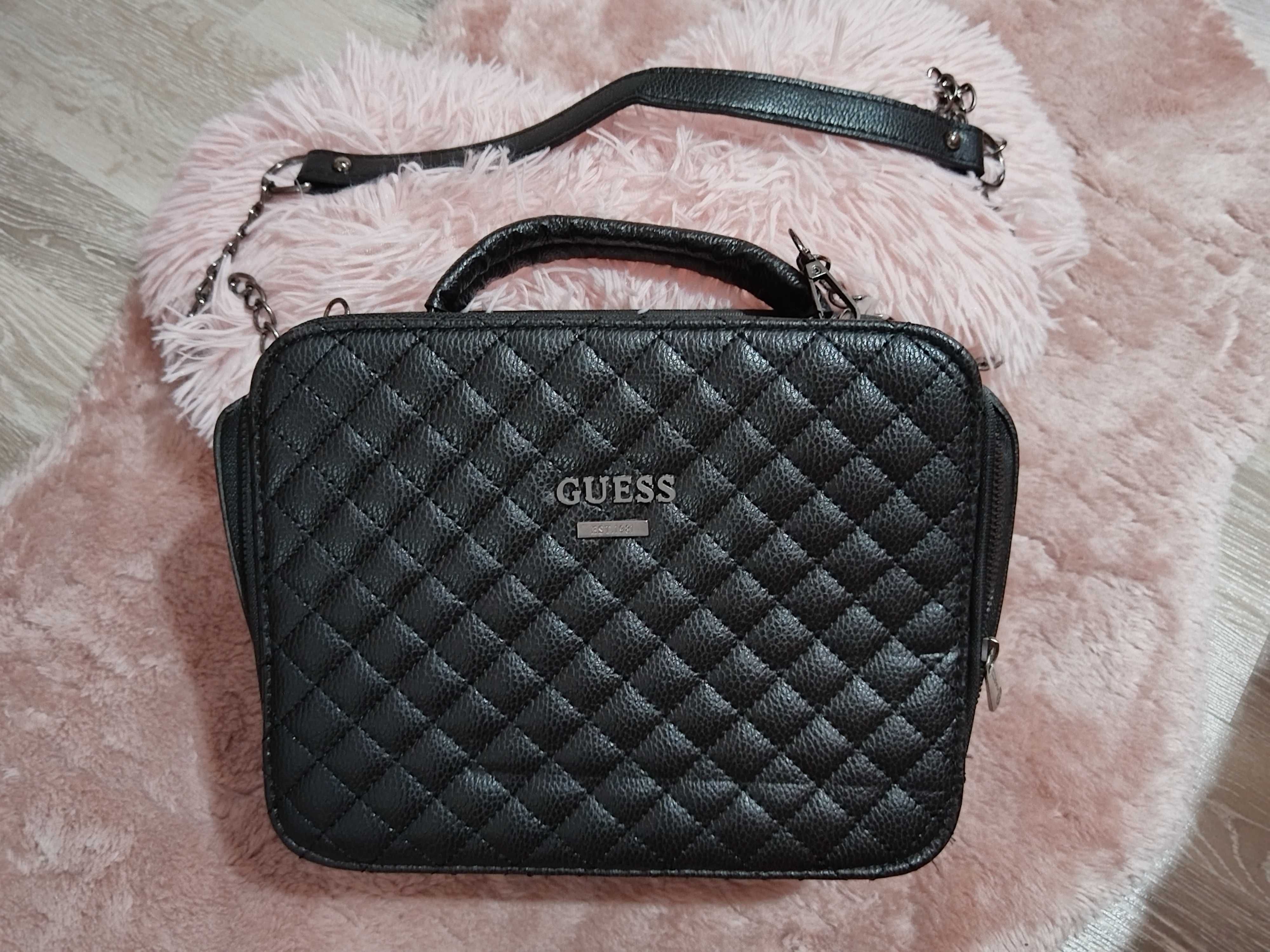 марква чанта Guess