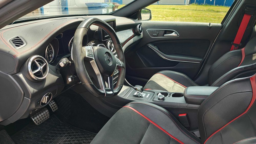 Mercedes-Benz GLA 45 AMG Renntech GLA 50RS