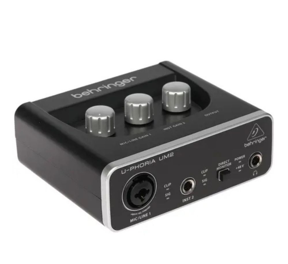 AKG p220 + BEHRINGER U-Phoria UM2
