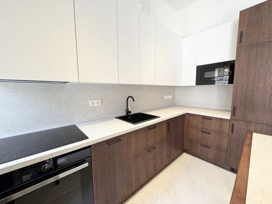 Дава се под наем Двустаен апартамент в София, Център - 65 кв.м за 433.5 € - Снимка #3