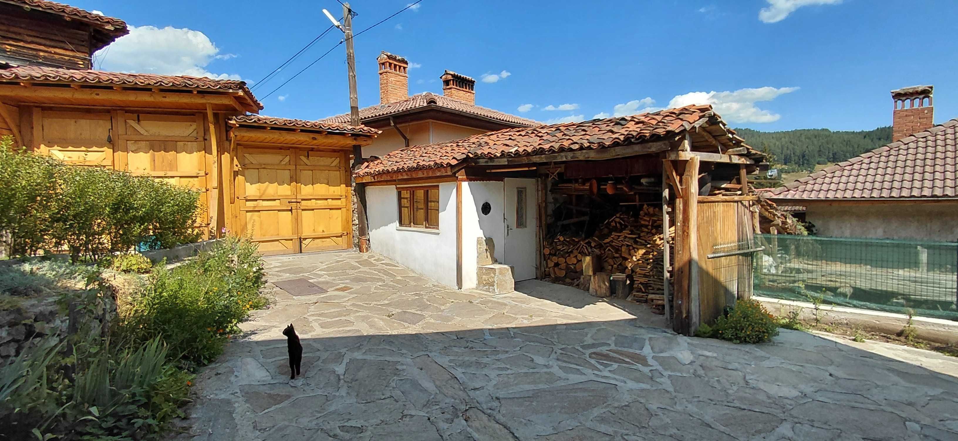 Къща в София, област-гр.Копривщица площ 135 цена 165000