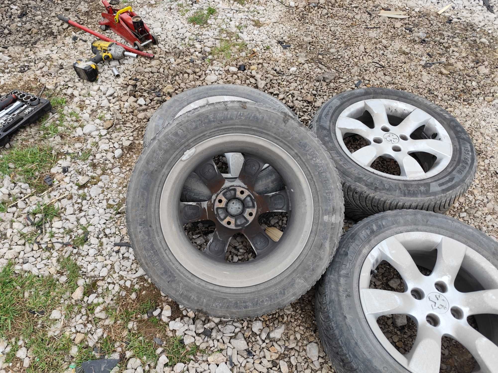 Джанти с гуми 4*108 16"