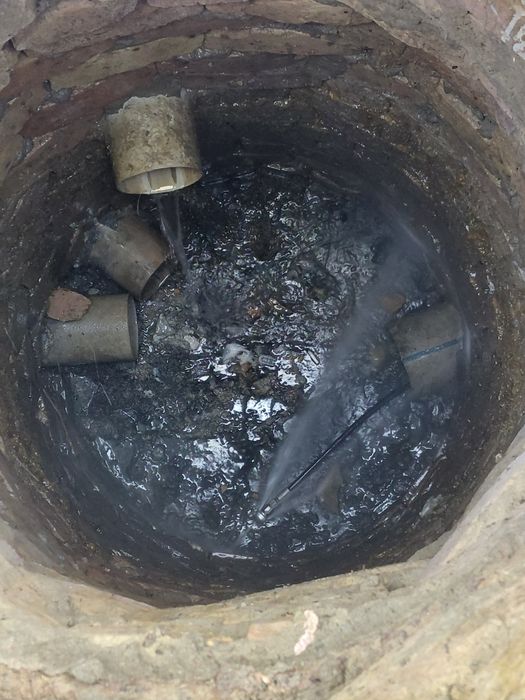 Oqava suv quvurlani kanalizatsiya trubalarini tez va sfatli tozalash.