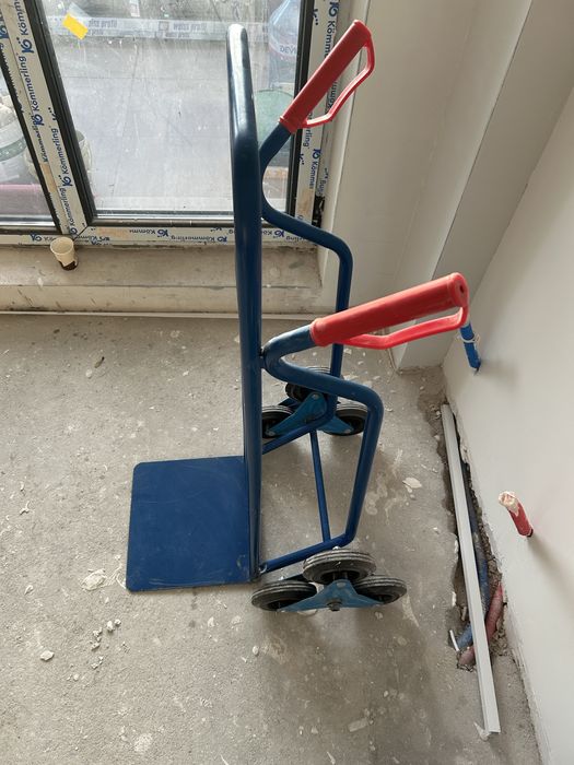 Транспортна количка за стълби