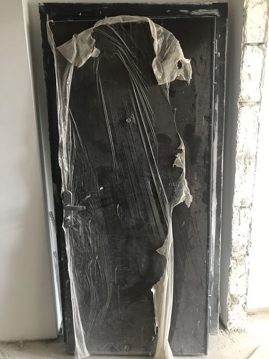 Эшик сотилади входной дверь