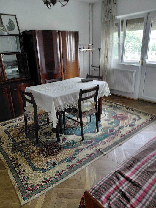 Inchiriez apartament centru Beius