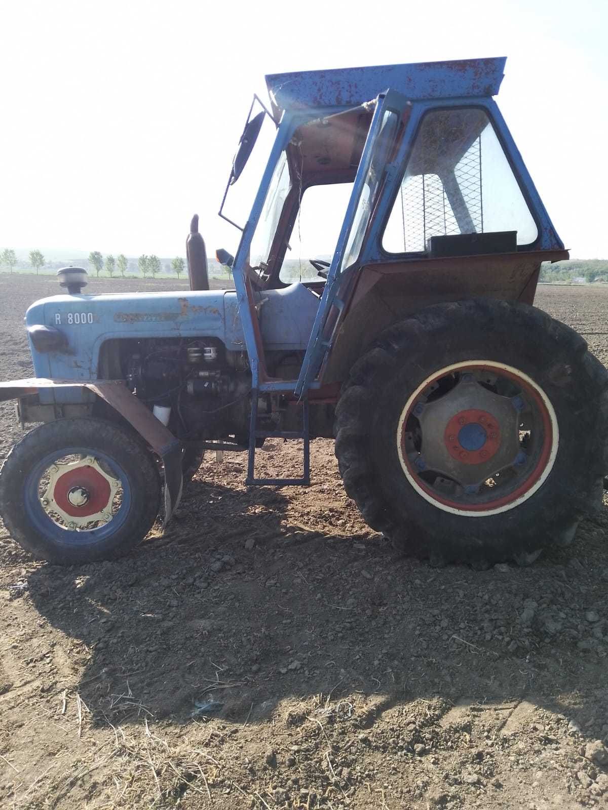 Vând tractor, Utilaj agricol