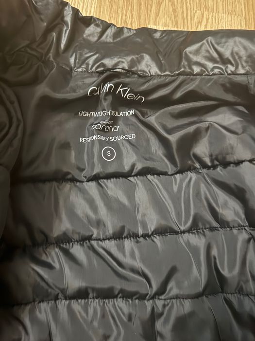 Vând geaca CK stare foarte bună