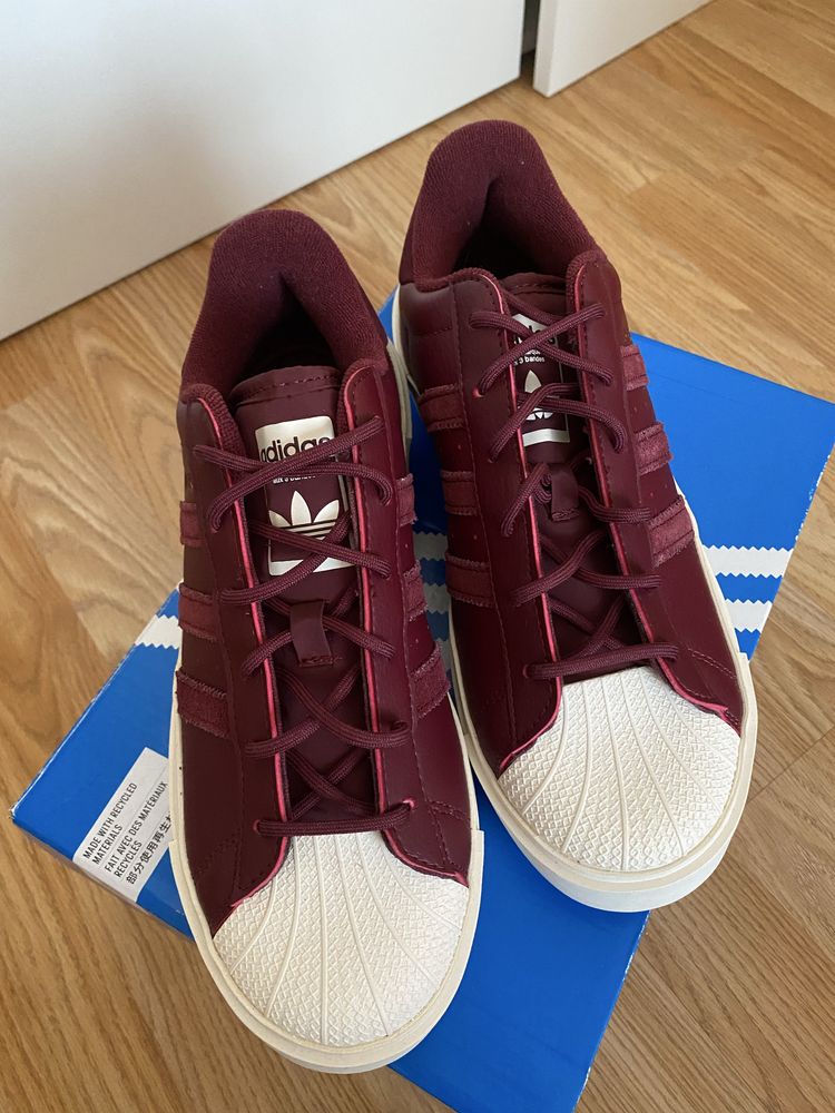 Маратонки Adidas Bonega