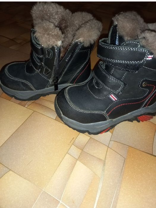 Продам зимние ботинки