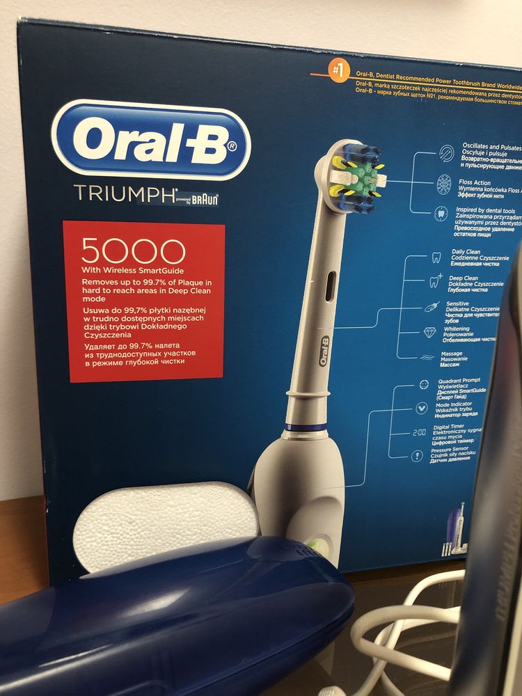 Ел. четка за зъби Oral B D34-545 Triumph 5000