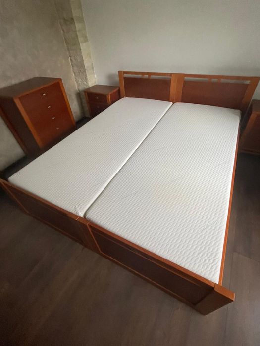 Vand pat din lemn de cires