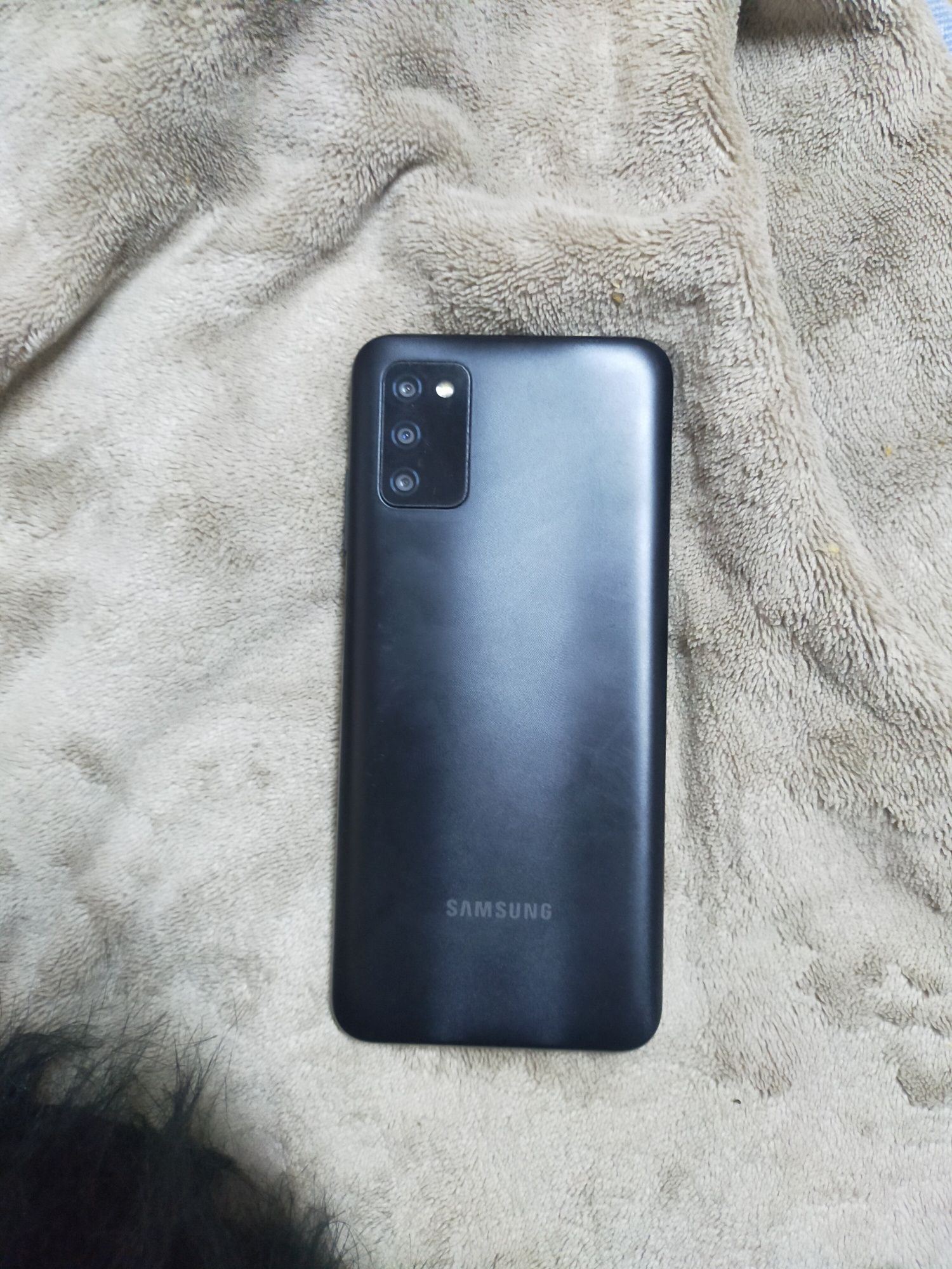 Samsung a03c телефон