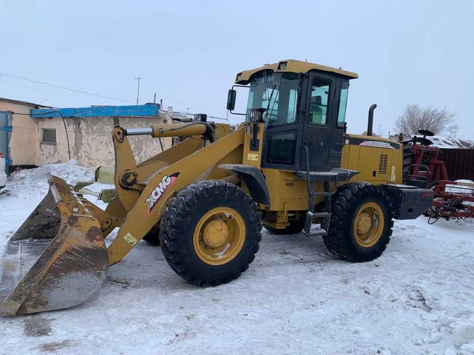 Погрузчик ковшовый XCMG LW300FN
