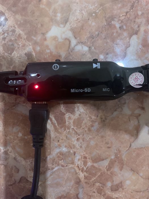 Vând ochelari “inteligenți”