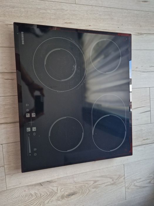 Plita electrica Samsung  Vitroceramica, 4 Zone de gatit  touch control