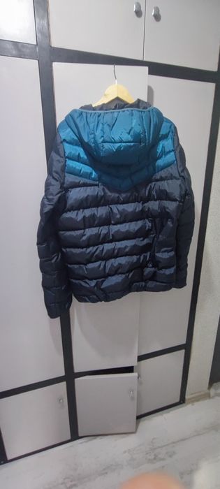 Мъжко преходно яке на Hummel