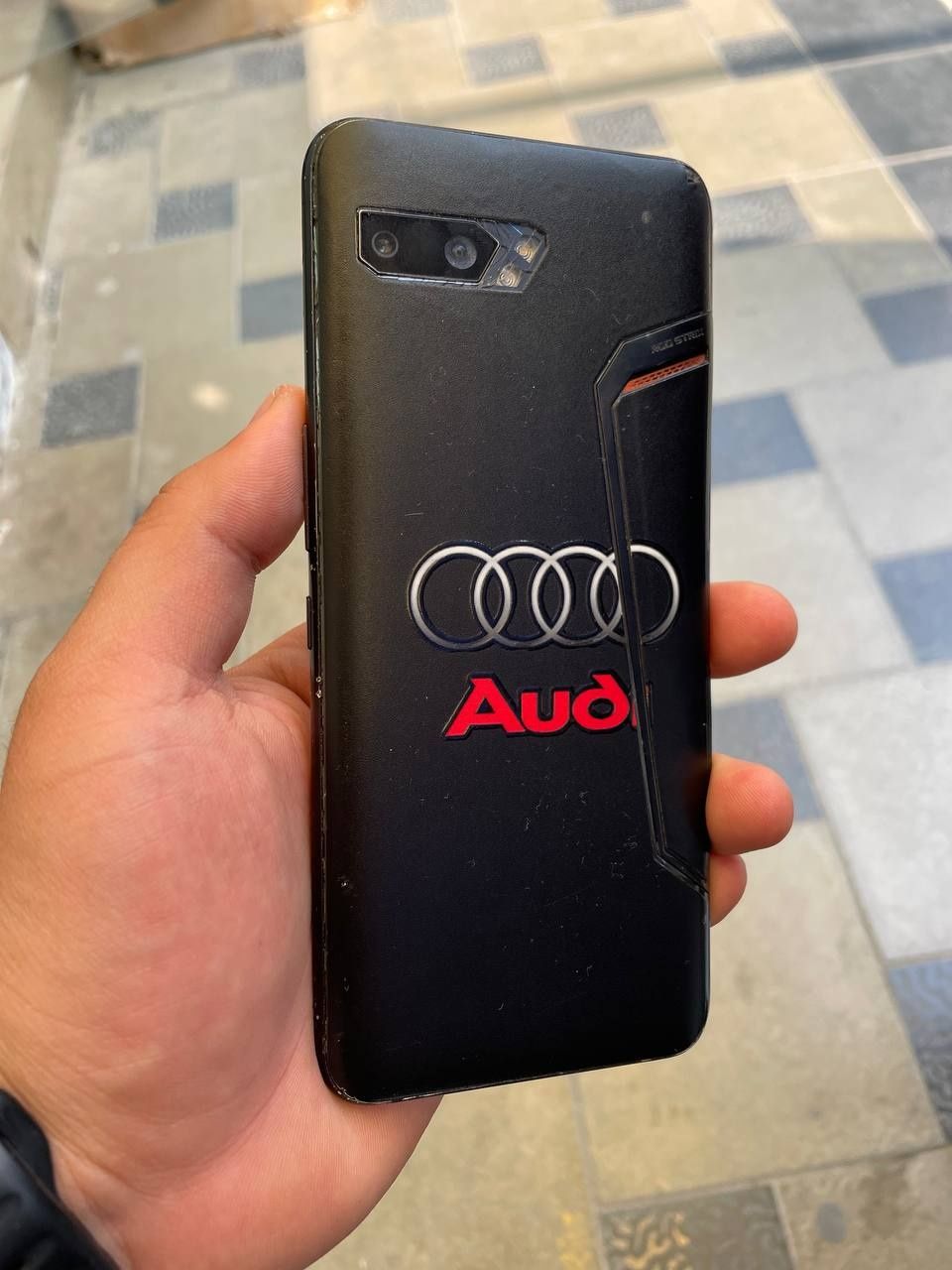 Asus 128 gb  karobka yoq