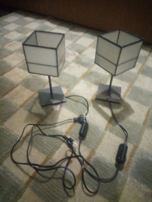 Lampi noptiere Vintage vechi ca noi