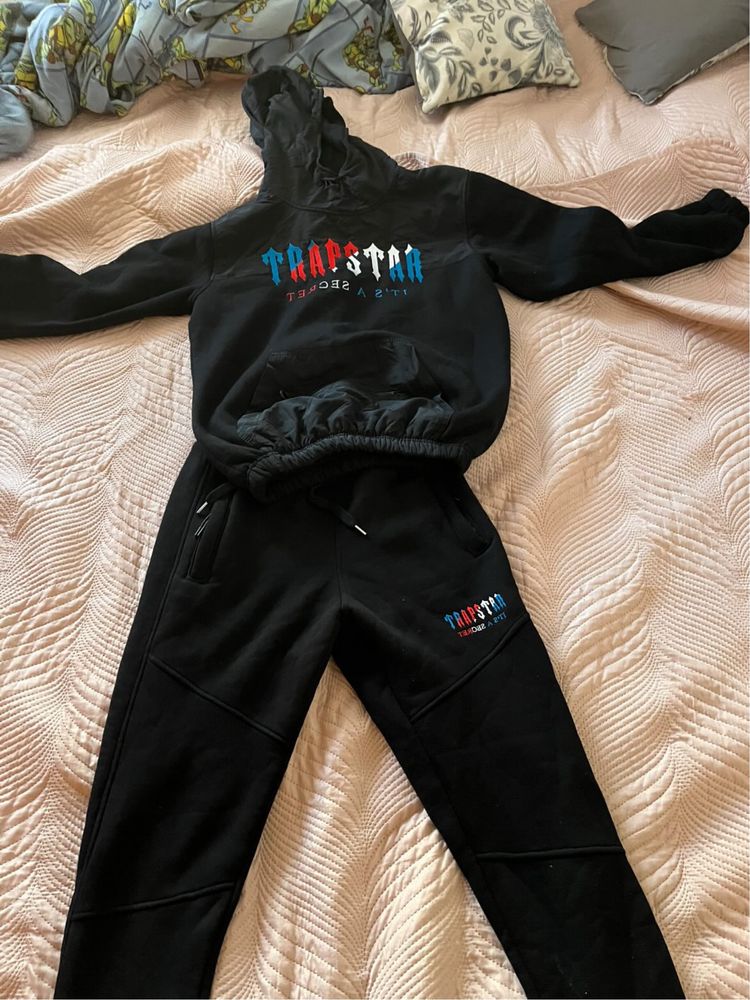 Продавам Trapstar худи и Trapstar худи сомплект с долнище