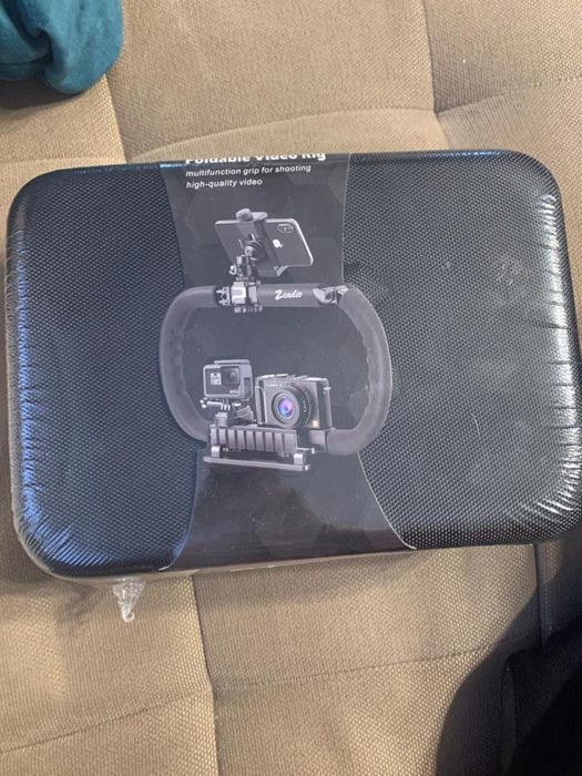 Foldable Video Rig Multifunction Grip for shooting high-quality video