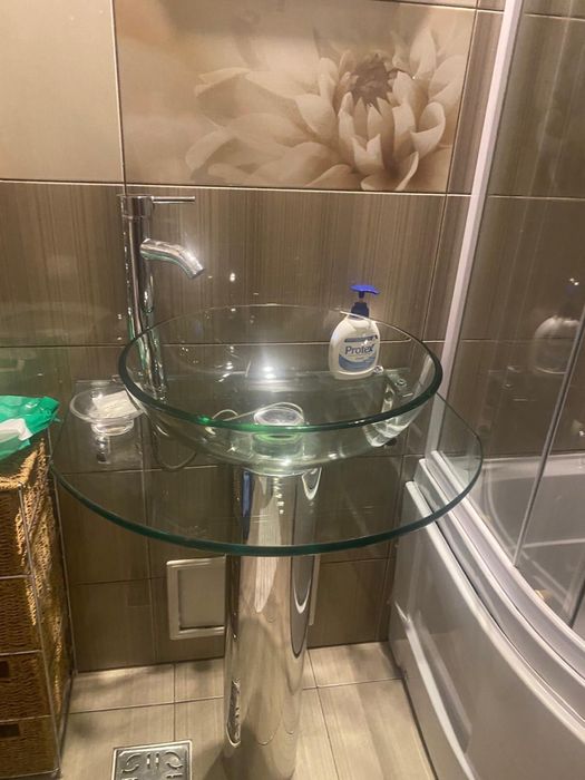 Chiuveta de sticla pentru baie