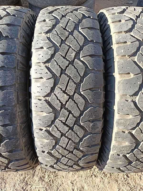 Шины 245/75 R17 - "GoodYear Wrangler" (США), всесезонные.