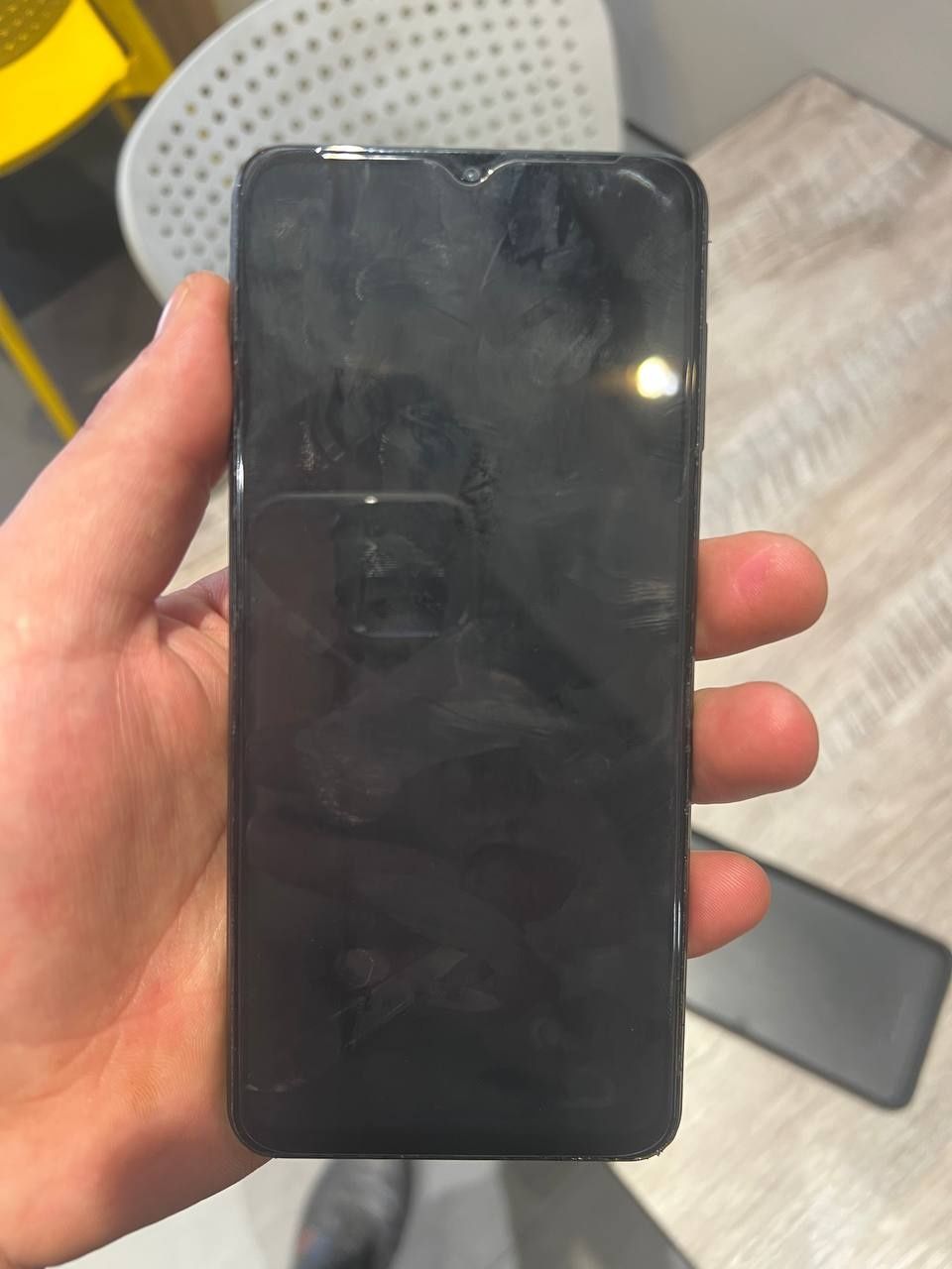 Telefon ediyal mudat yuq pul zarur