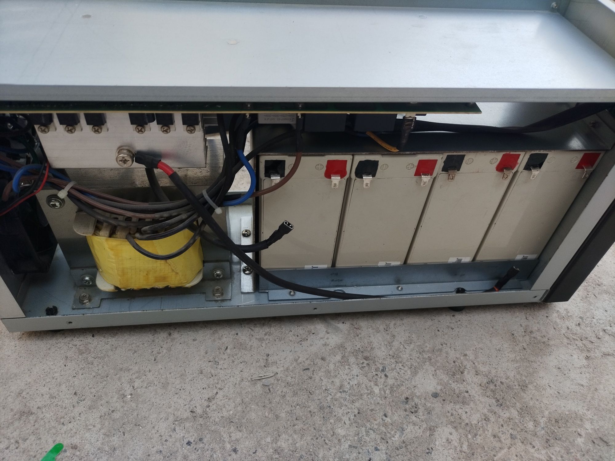 Ups 3000 va,1800w. Yangi akkumulyator.
