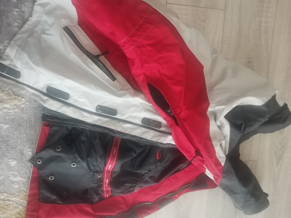 Vand geaca schi iarna