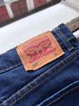 Blugi Levi’s în stare excelentă