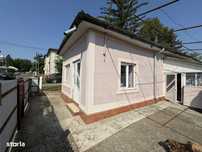 Casa E85, Podu Iloaiei, langa Primarie