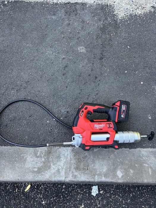 Mulwaukee M18 GG gresor