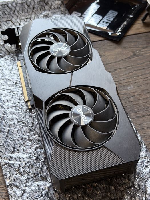 ASUS AMD Radeon RX 5700 XT