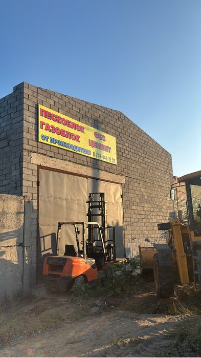 Сдам в аренду теплый бокс 360 квадратов,трое ворот,автовесы.