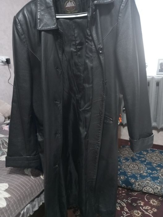 Koja kastyum qora rangda