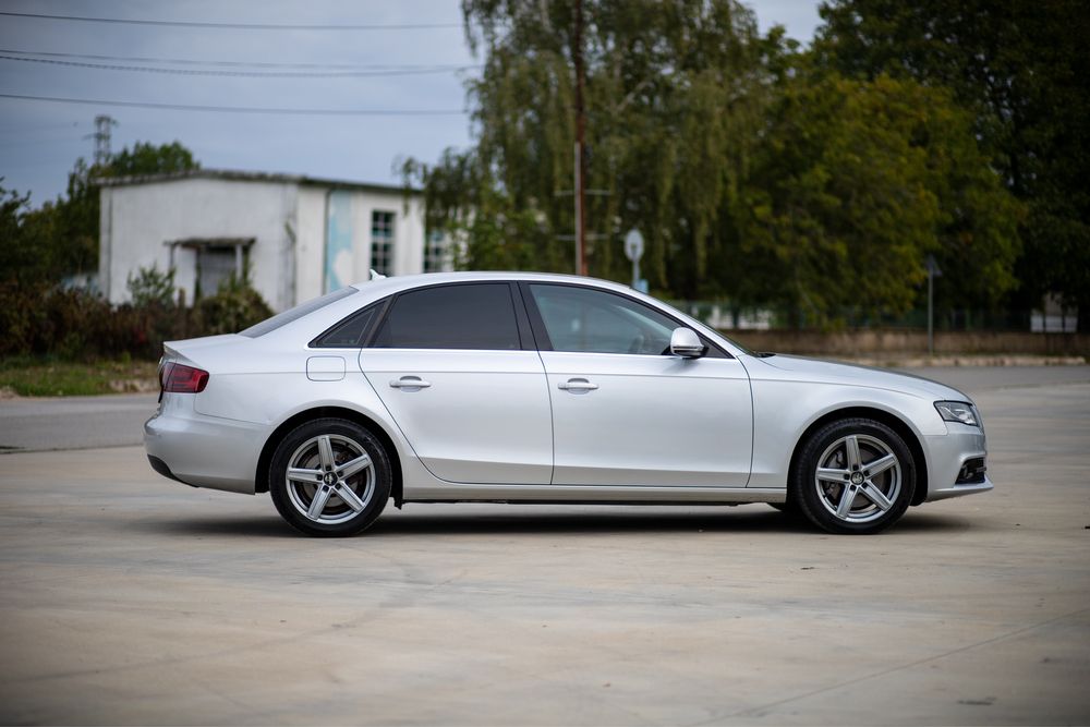 Audi A4 2.0T B8 /2009/