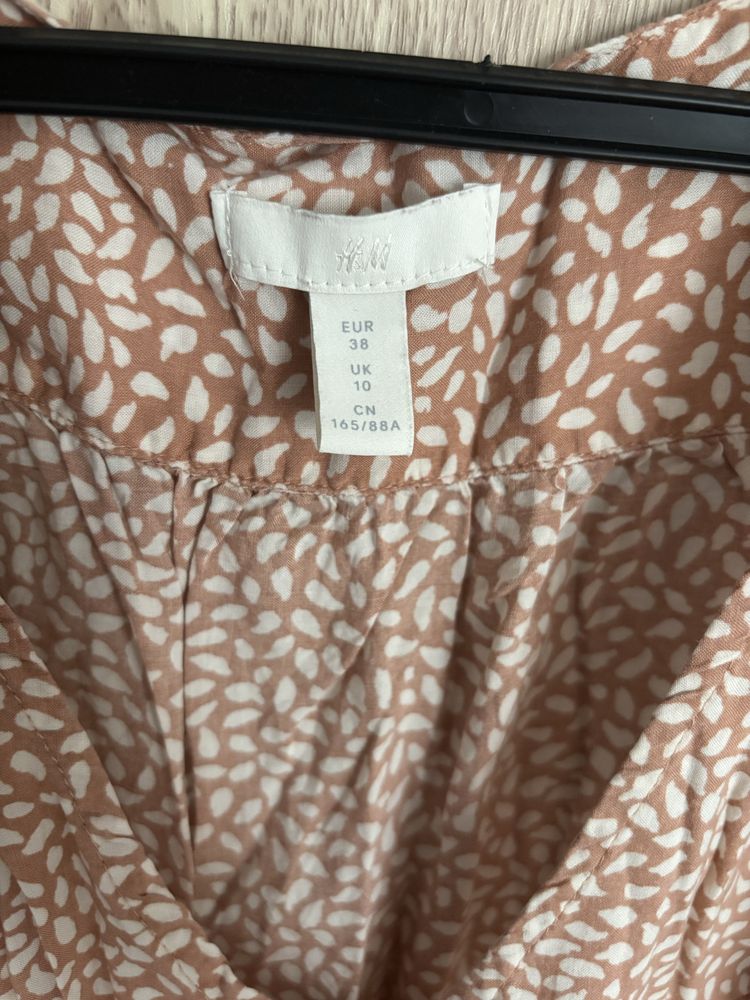 Mango, H&M, Sinsay, Zara, Calvin Klein топове