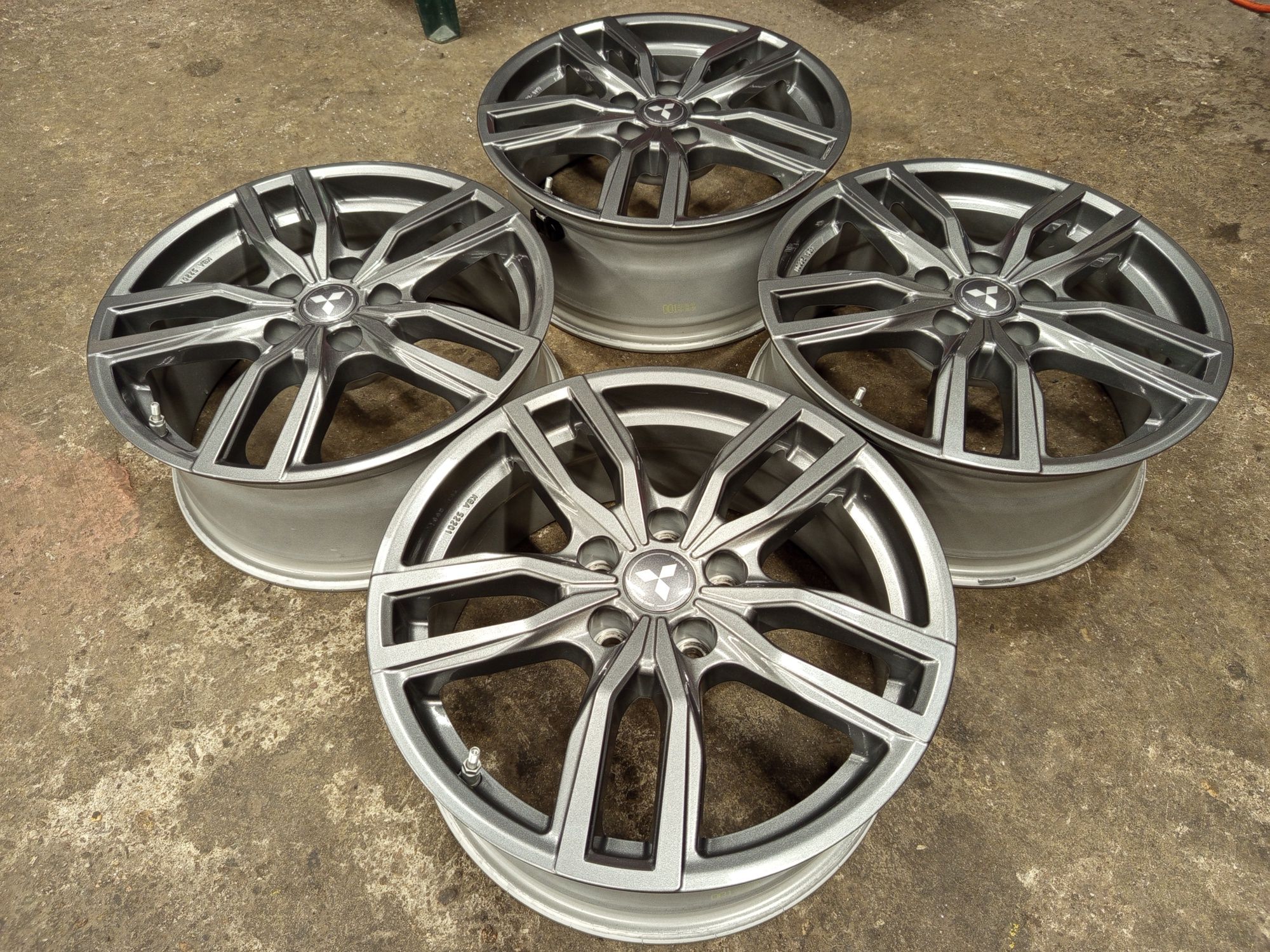 Mitsubishi 17" Джанти+Датчици 5x114,3 Оригинални за Мицубиши