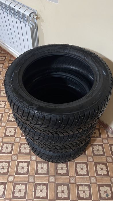 Зимние шины R17 почти новые